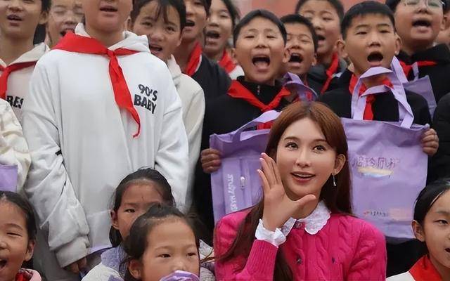 看了9位女星的近照生图，“科技脸”和自然衰老的区别出来了