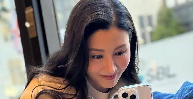 看了9位女星的近照生图，“科技脸”和自然衰老的区别出来了