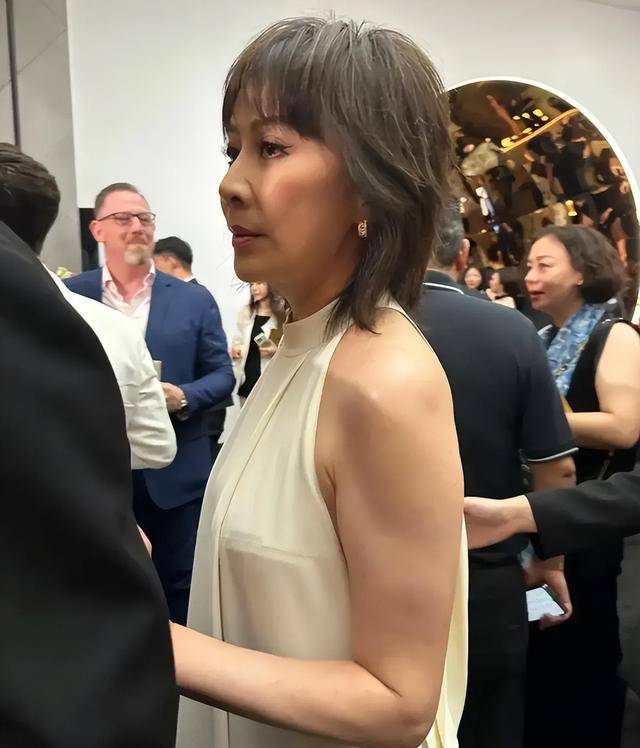 看了9位女星的近照生图，“科技脸”和自然衰老的区别出来了