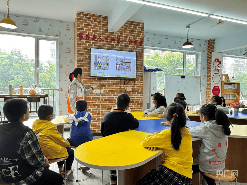 【人民城市·温情中国】民生为大 “英雄城市”的幸福底色