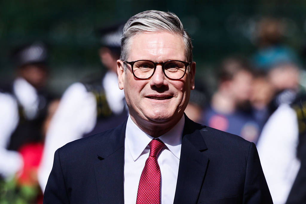 火力升级！马斯克发起民调：美国该“解放英国”吗？英外相不敢发声