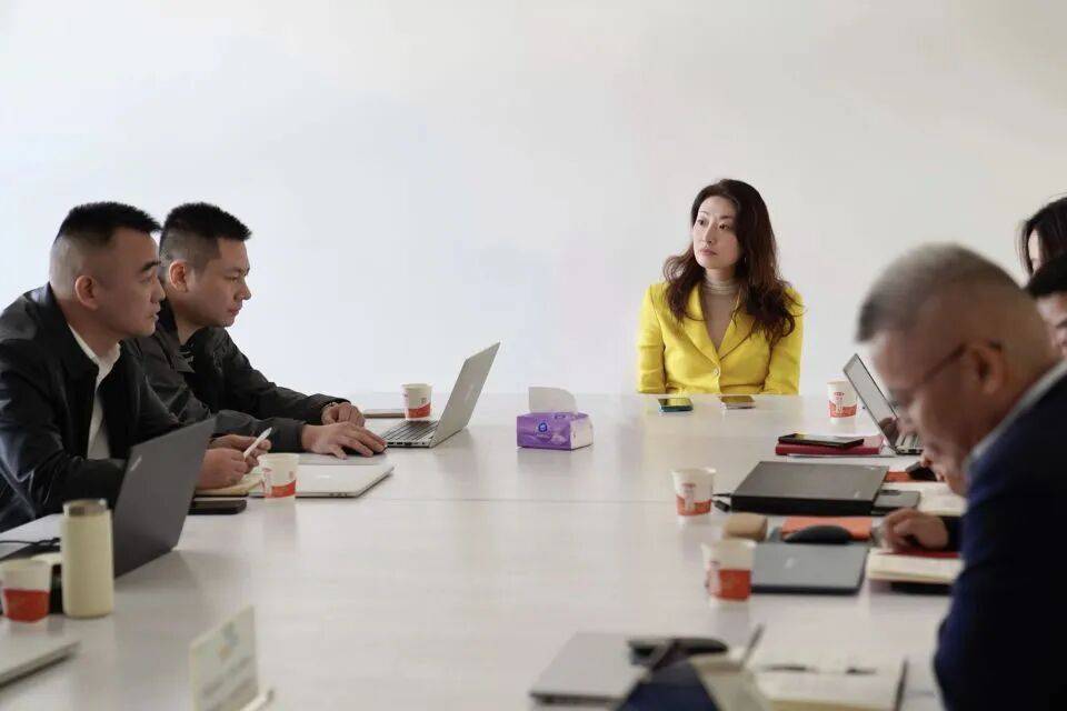 宗馥莉罕见公开露面！知情人士：她没有继续任职于娃哈哈