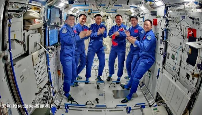 神舟二十号航天员返回任务正有序推进，空间站组合体状态正常