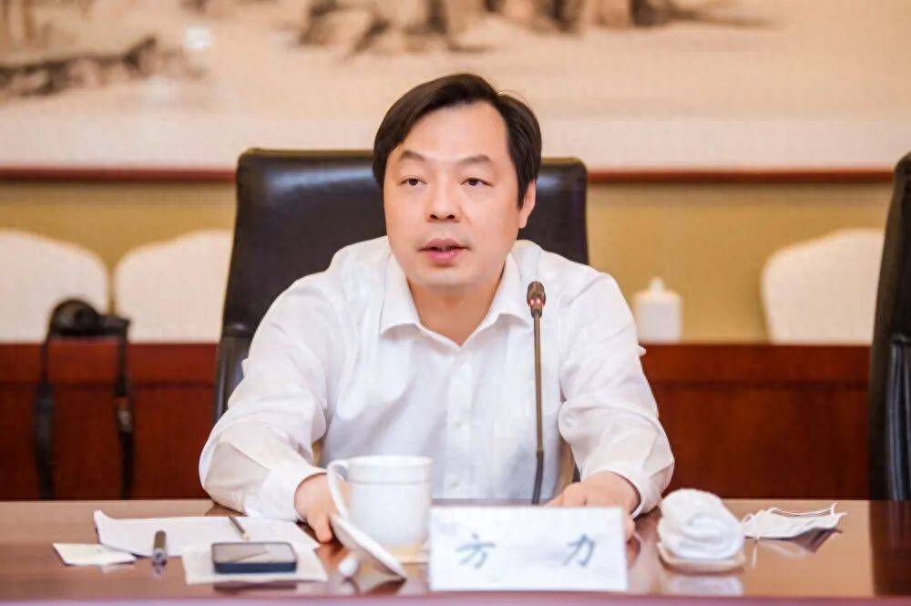 方力任江阴市委书记