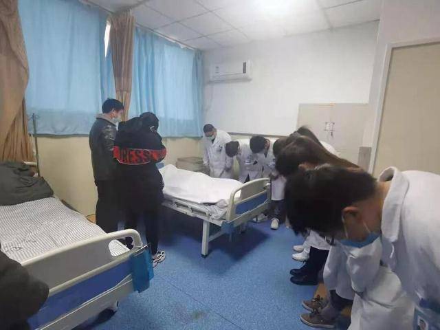 13岁河南少年罹患癌症去世前一晚，立遗嘱将遗体捐赠，去世前绝食抵触一切治疗，让父母赶快生二胎