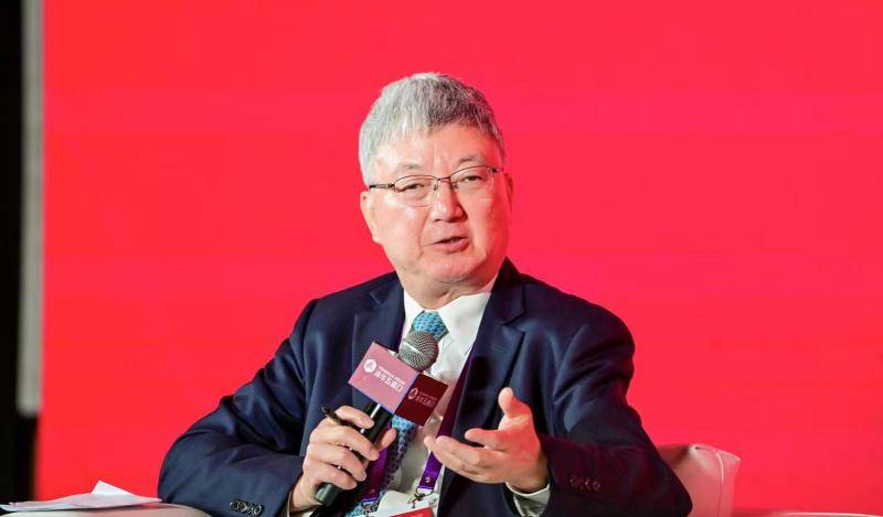半两财经｜朱民：金融业AI依赖度持续提升，对监管提出新挑战