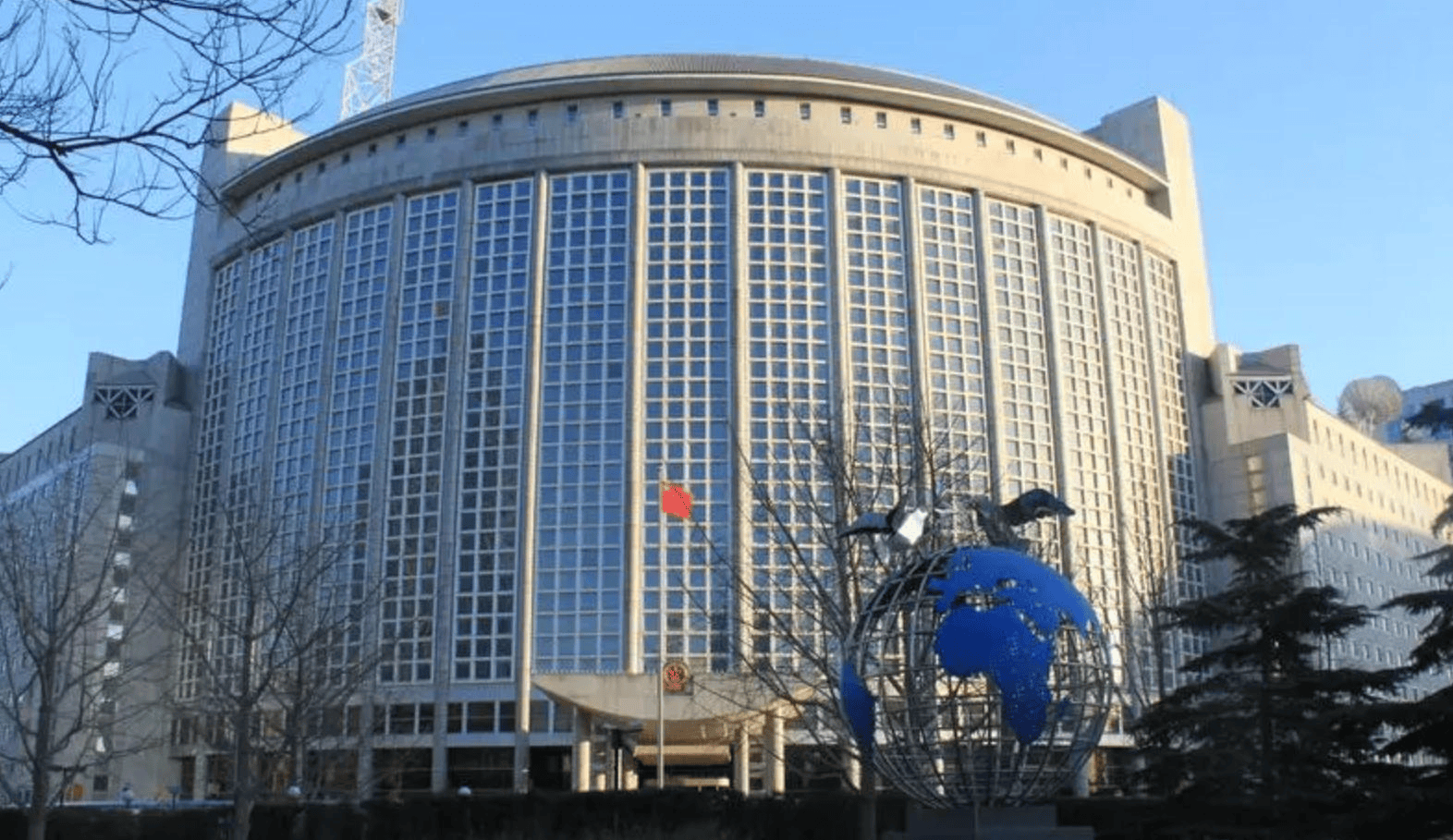 中国周边生变，3国确定派兵，中导系统已就位，普京无法置身事外
