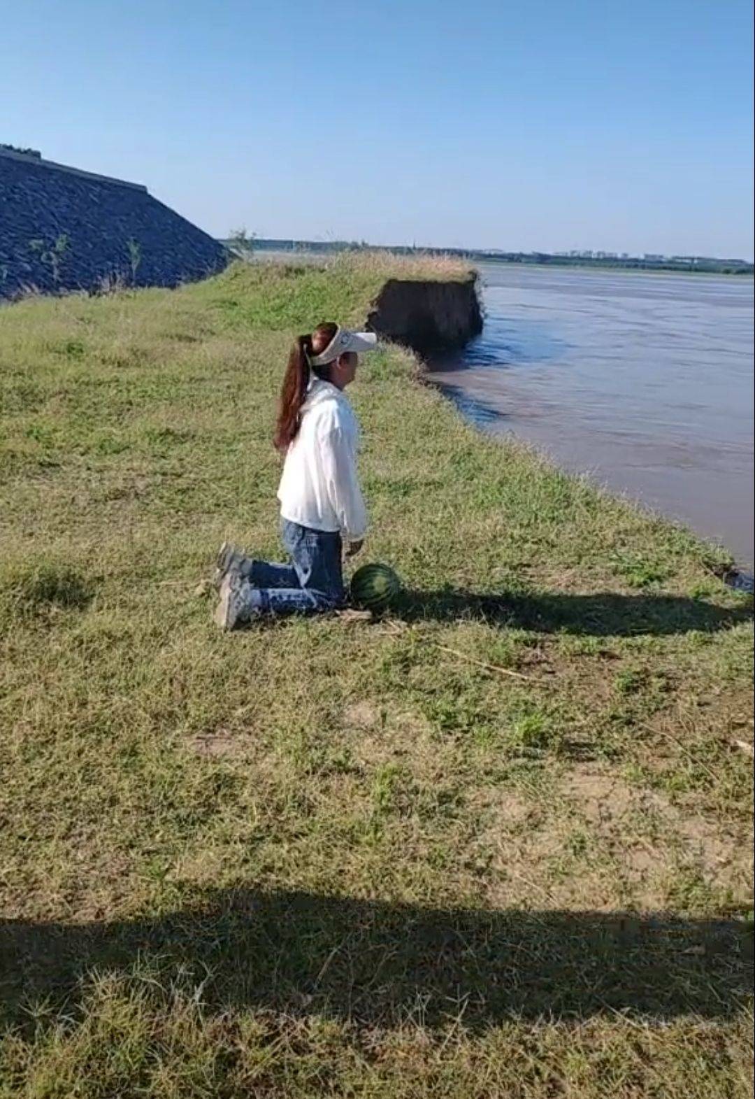 与男友在黄河边约会后失踪的女孩已找到，遗体经尸检后已火化，警方审查认为现有证据无法证实犯罪事实发生，不予立案
